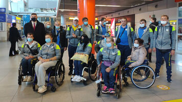Ukraine delegation arrives in Warsaw.