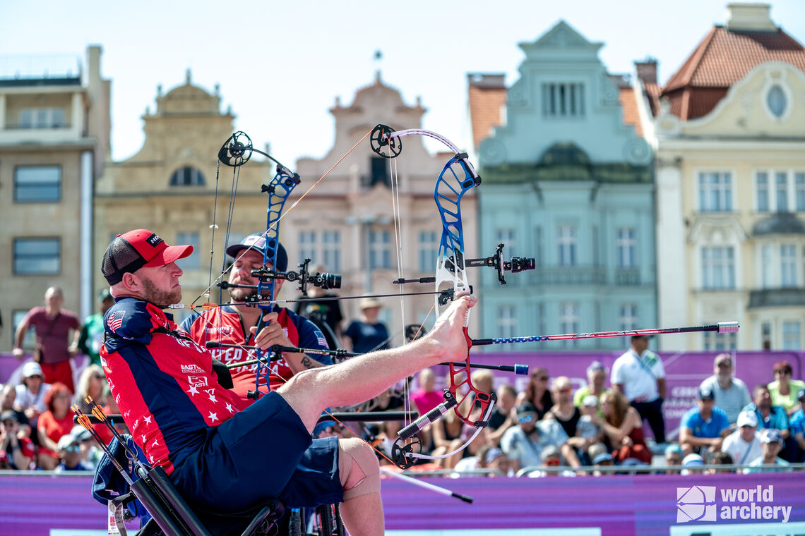 Matt Stutzman shooting in the compound men’s doubles team bronze medal match.