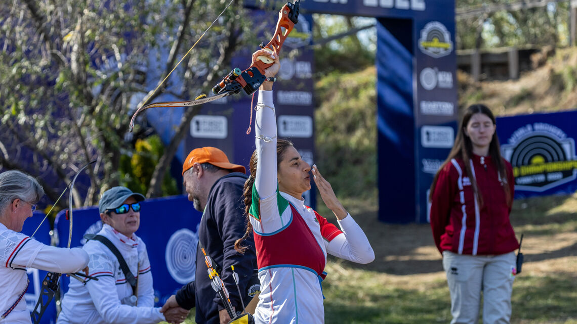 Noziglia celebrates winning the world field championships in 2022.