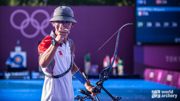 Mete Gazoz celebrates at the Tokyo 2020 Olympic Games. 