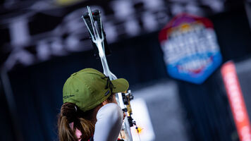 Toja Ellison shoots at the 2022 Indoor Archery World Series Finals.
