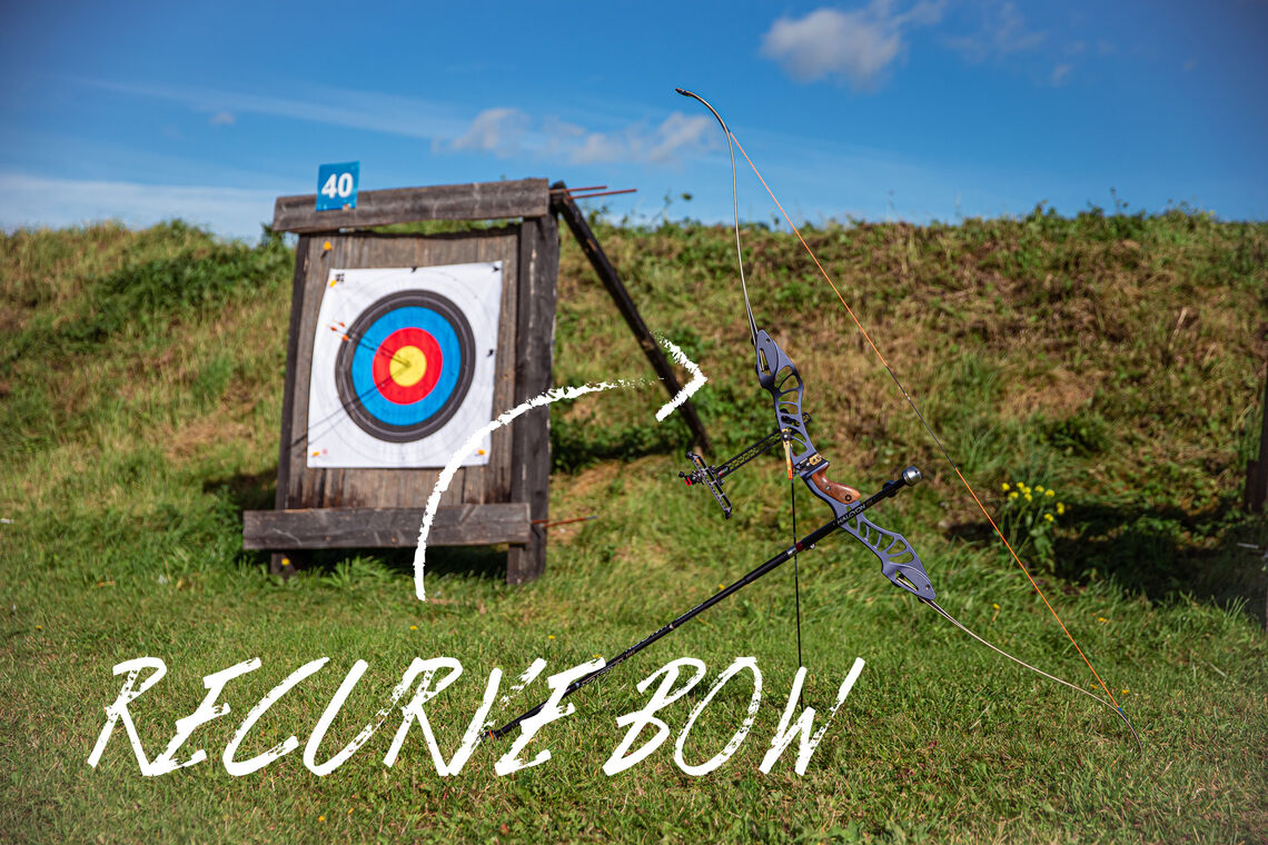 Annotated picture of a recurve bow.