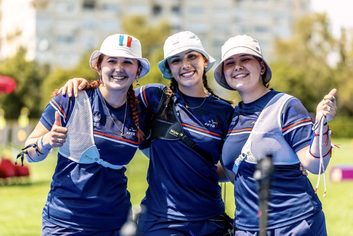 Siham Er'Rahmouni at Spring Arrows with French teammates Amelie Cordeau and Maia Tincu. 