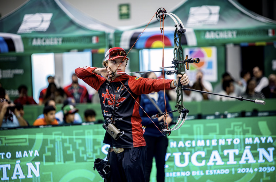 Mathias Fullerton aiming in Merida.
